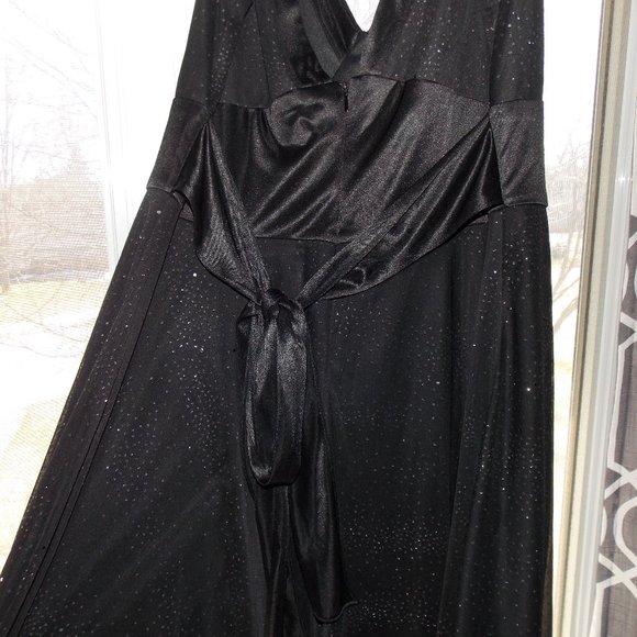 Black V-Neck Glittery Dress - Picture 5 of 8